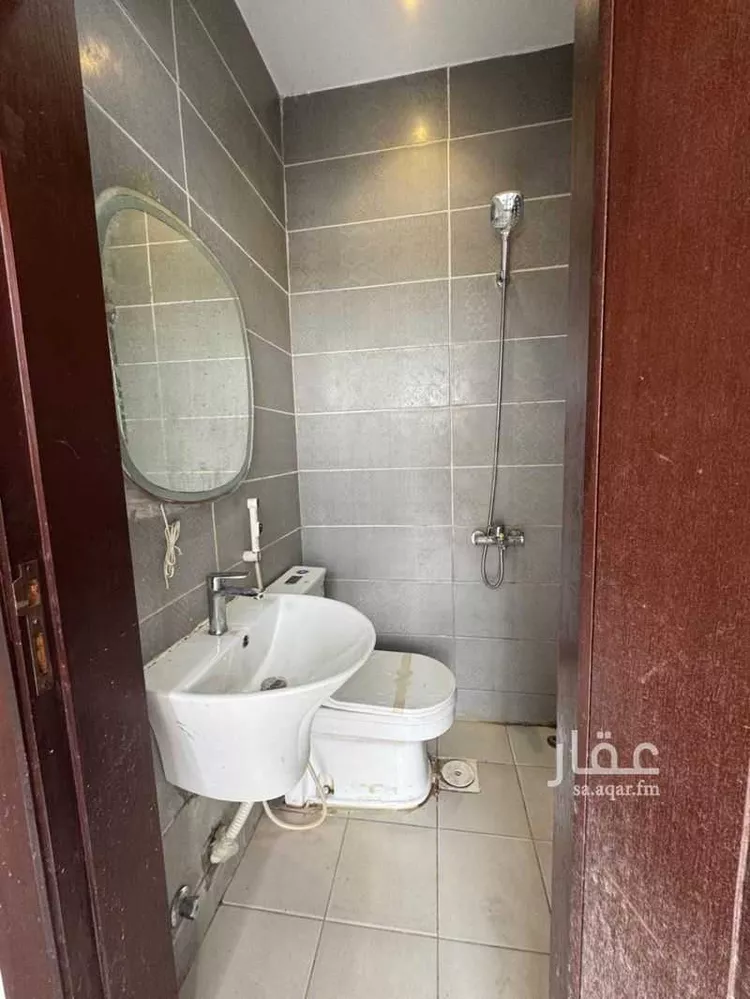 بيت للإيجار في شارع شهيد الدين ثم الوطن خالد عب ، حي الصالحية ، جدة ، جدة صورة 3