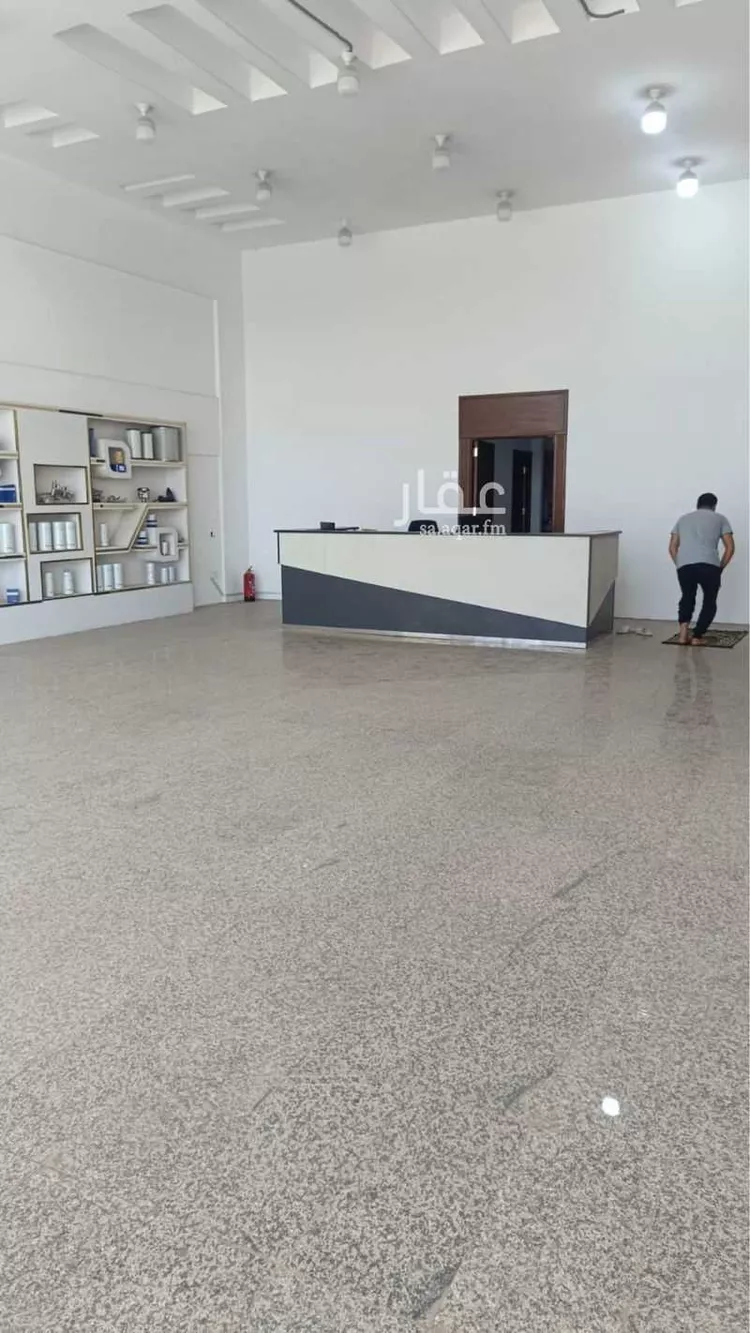 محل للإيجار في شارع 1037551, حي الياسمين, مدينة تبوك, منطقة تبوك صورة 3