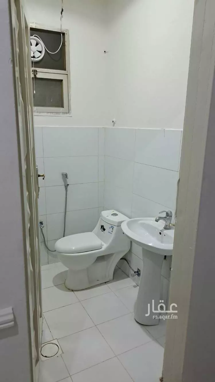 عمارة للإيجار في شارع عبدالله بن معمر, حي أم الحمام الغربي, مدينة الرياض, منطقة الرياض صورة 2
