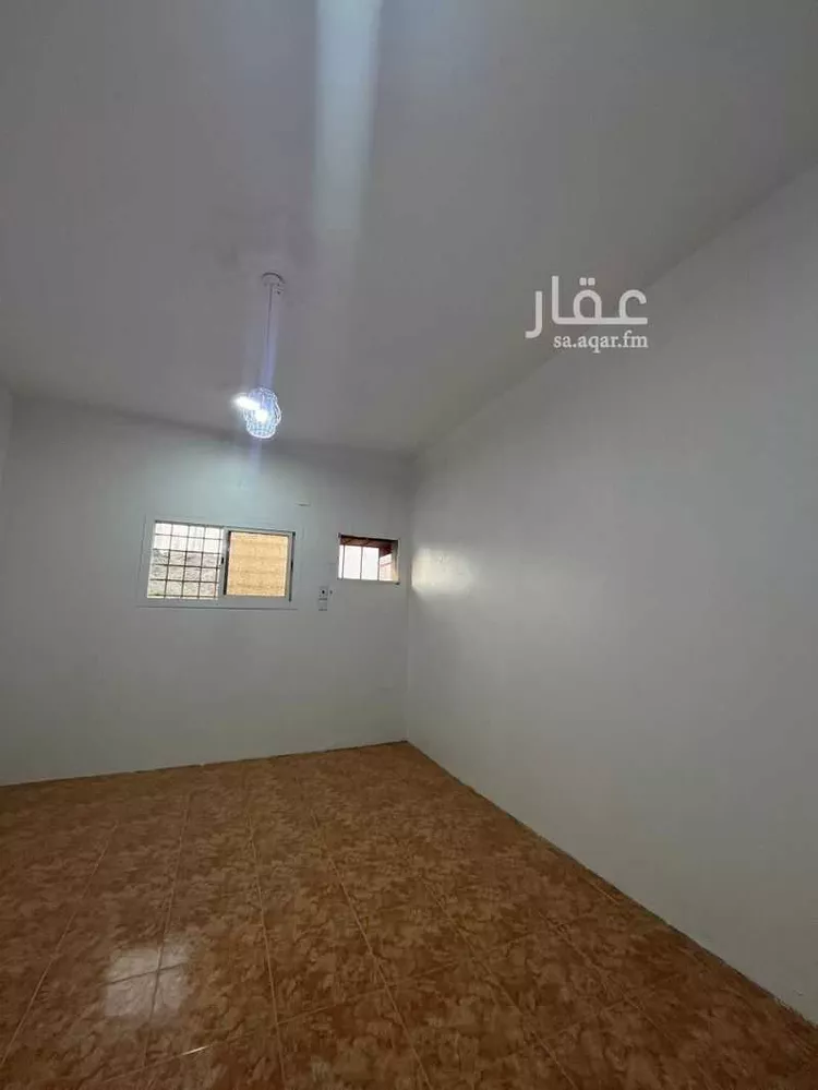 عمارة للإيجار في شارع ابن ابي حليم, حي النهضة, مدينة محائل, منطقة عسير صورة 3