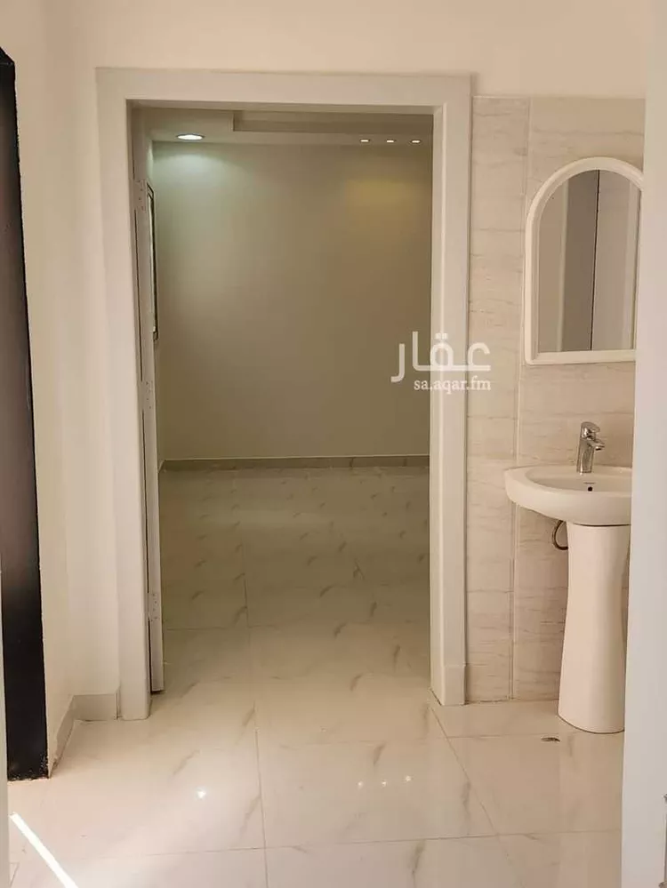 فيلا للبيع في شارع سعيد الماجد, حي عكاظ, مدينة الرياض, منطقة الرياض 11