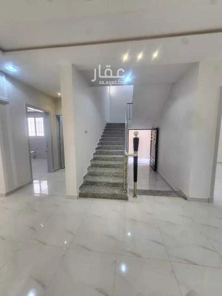 فيلا للبيع في شارع سعيد الماجد, حي عكاظ, مدينة الرياض, منطقة الرياض صورة 3