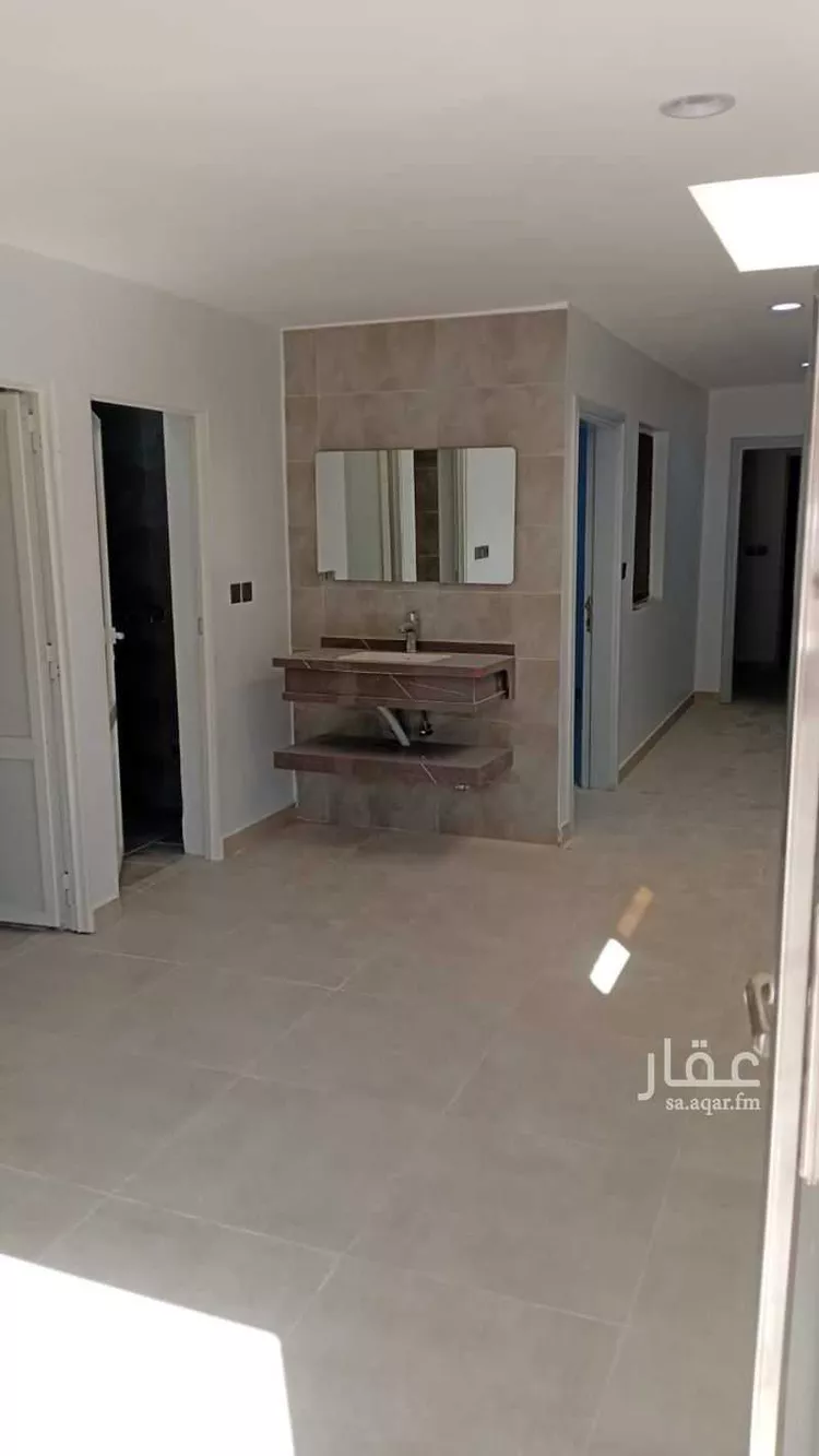 عمارة للإيجار في شارع أبي العيناء اليمامي, حي المعذر الشمالي, مدينة الرياض, منطقة الرياض صورة 2