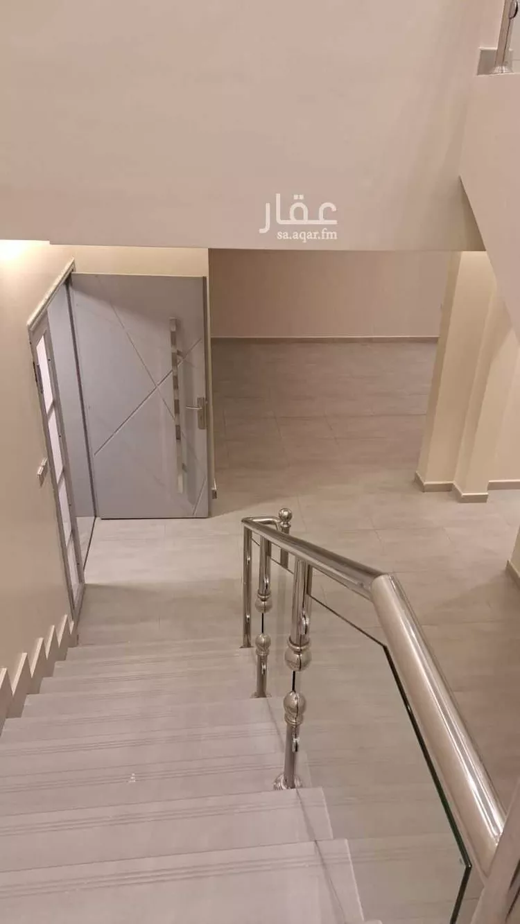 فيلا للإيجار في شارع ثمامة بن عدي, حي المعذر الشمالي, مدينة الرياض, منطقة الرياض