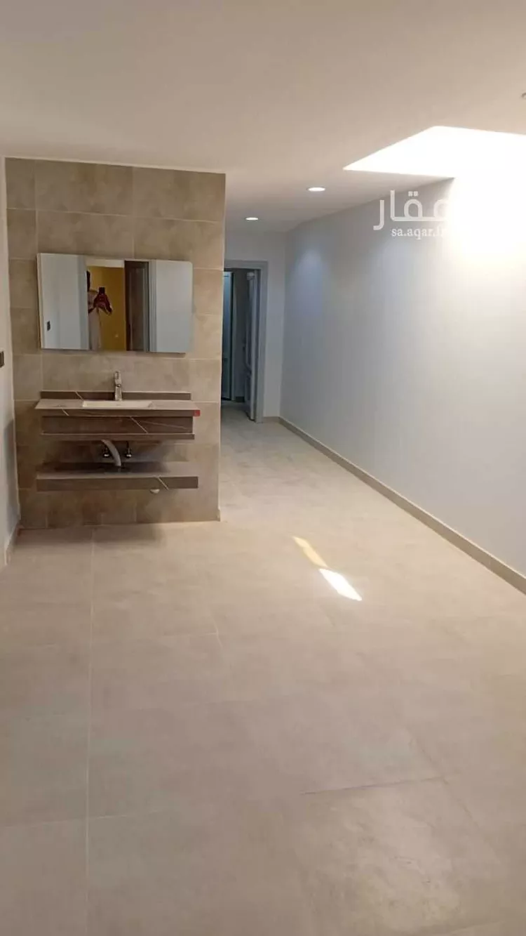 عمارة للإيجار في شارع أبي العيناء اليمامي, حي المعذر الشمالي, مدينة الرياض, منطقة الرياض صورة 2