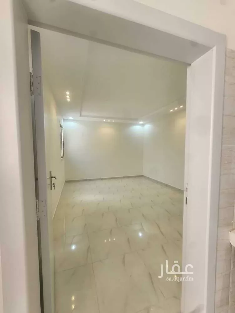 فيلا للبيع في شارع سعيد الماجد, حي عكاظ, مدينة الرياض, منطقة الرياض 9