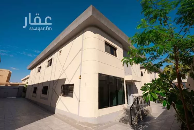 فيلا للإيجار في شارع ثمامة بن عدي, حي المعذر الشمالي, مدينة الرياض, منطقة الرياض