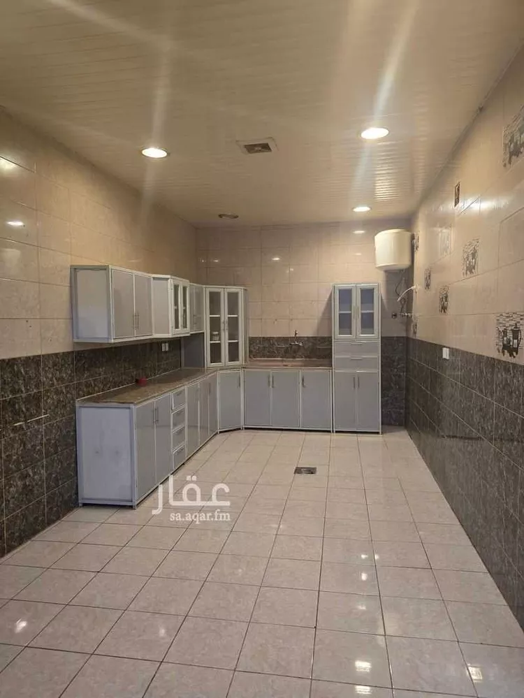 شقة للإيجار في شارع عبدالعزيز عبدالله السليم, حي السليمانية, مدينة عنيزة, منطقة القصيم صورة 3