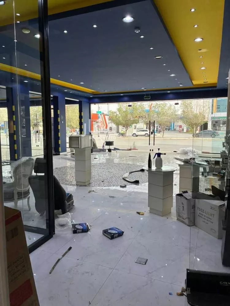 محل للإيجار في شارع العروبه, حي الورود, مدينة الرياض, منطقة الرياض صورة 2