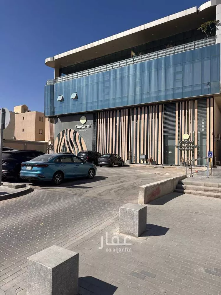 مكتب تجاري للإيجار في شارع انس بن مالك, حي الملقا, مدينة الرياض, منطقة الرياض