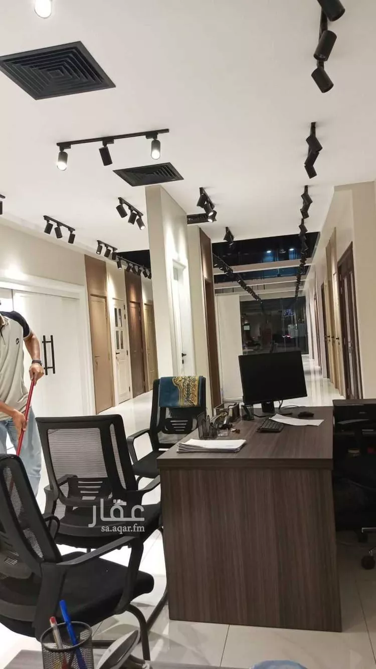 محل للإيجار في شارع الملك عبدالعزيز ابن عبدالرحمن سعود, حي الملقا, مدينة الرياض, منطقة الرياض صورة 2