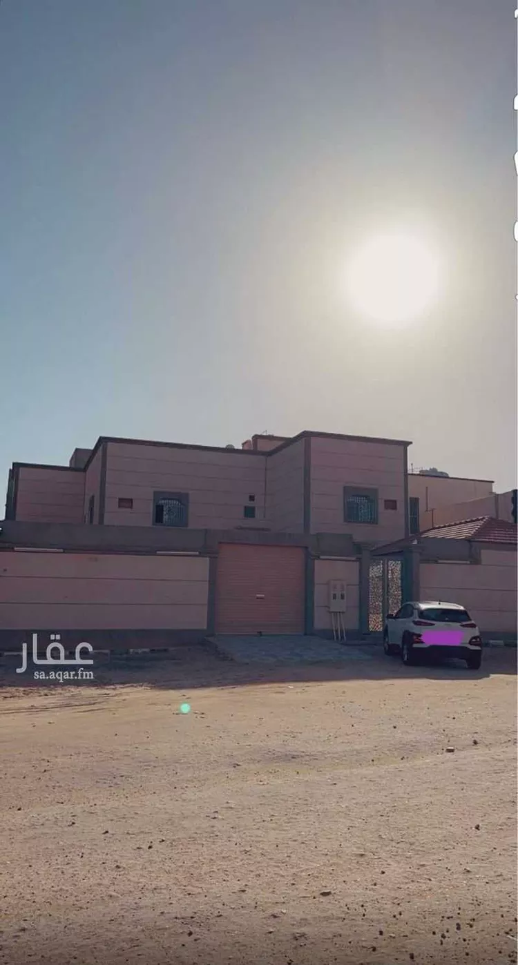 فيلا للبيع في طريق ابن سينا ، حي حصيدة ، القريات ، القريات