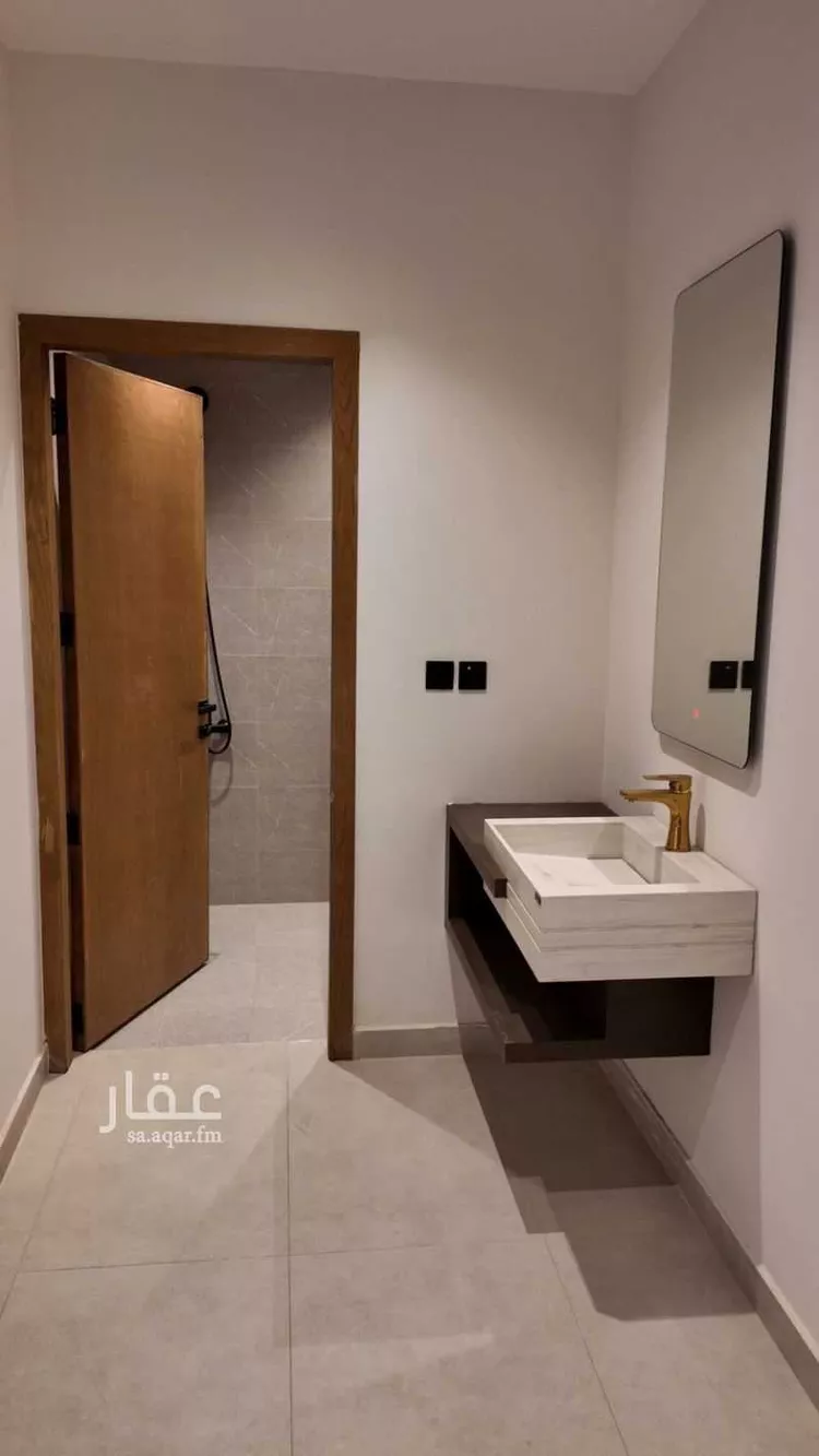 شقة للبيع في شارع سفيان بن النضر, حي الحمراء, مدينة الخبر, المنطقة الشرقية 9