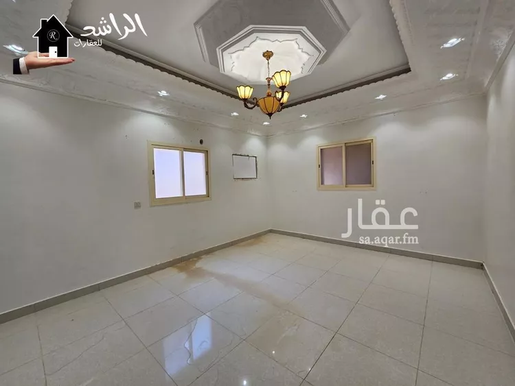 فيلا للبيع في شارع عبد الكريم السماكي, حي وسط المدينة, مدينة عنيزة, منطقة القصيم