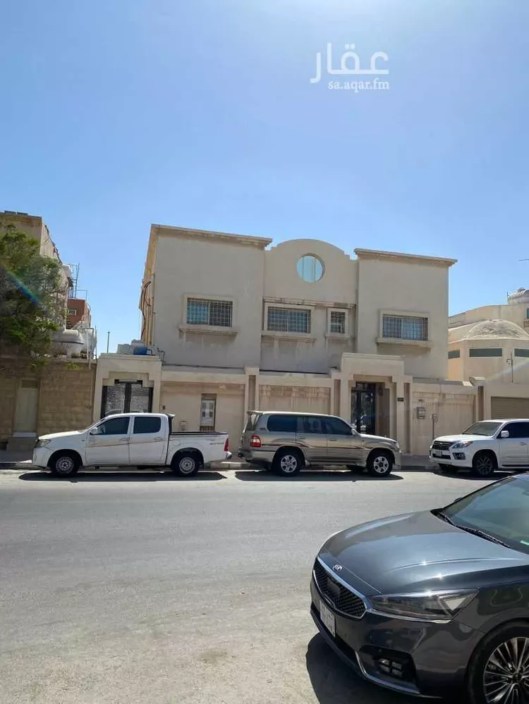 فيلا للبيع في شارع ابو فراس الحمداني, حي الحمراء, مدينة الدمام, المنطقة الشرقية