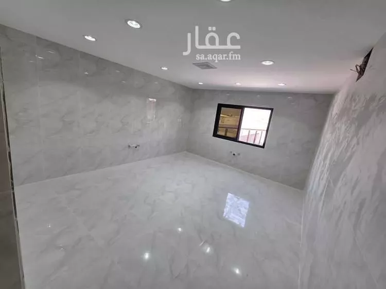 مكتب تجاري للإيجار في شارع طريق أبو حدرية الفرعي, حي الصناعية1, مدينة القطيف, المنطقة الشرقية