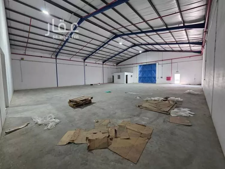 مستودع للإيجار في شارع العزايزه, حي الخالدية الشمالية, مدينة الدمام, المنطقة الشرقية صورة 2