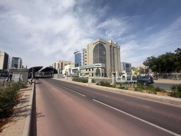 Commercial Office for Rent in Riyadh Al Malaz صورة 4