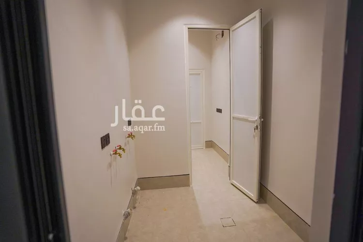 فيلا للبيع في شارع محمود الطرازي, حي النرجس, مدينة الرياض, منطقة الرياض 11