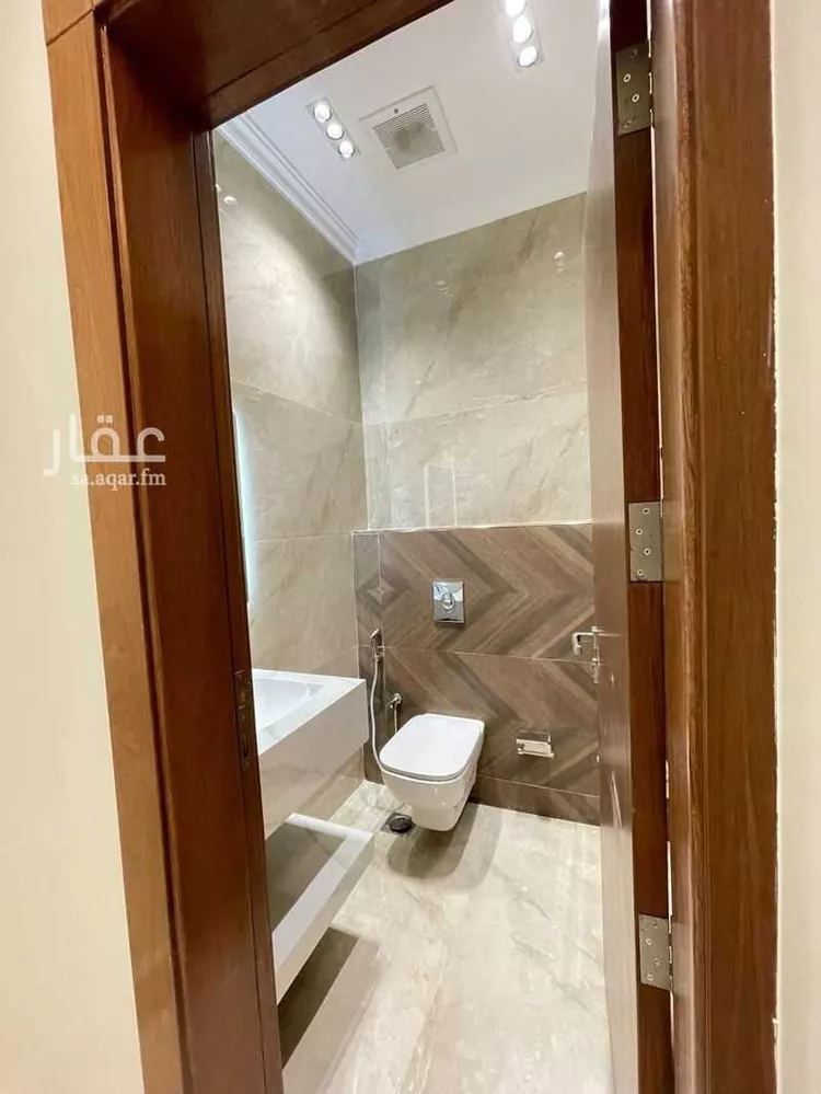 فيلا للإيجار في شارع سيف الدولة الحمداني, حي الزهراء, مدينة الرياض, منطقة الرياض صورة 3