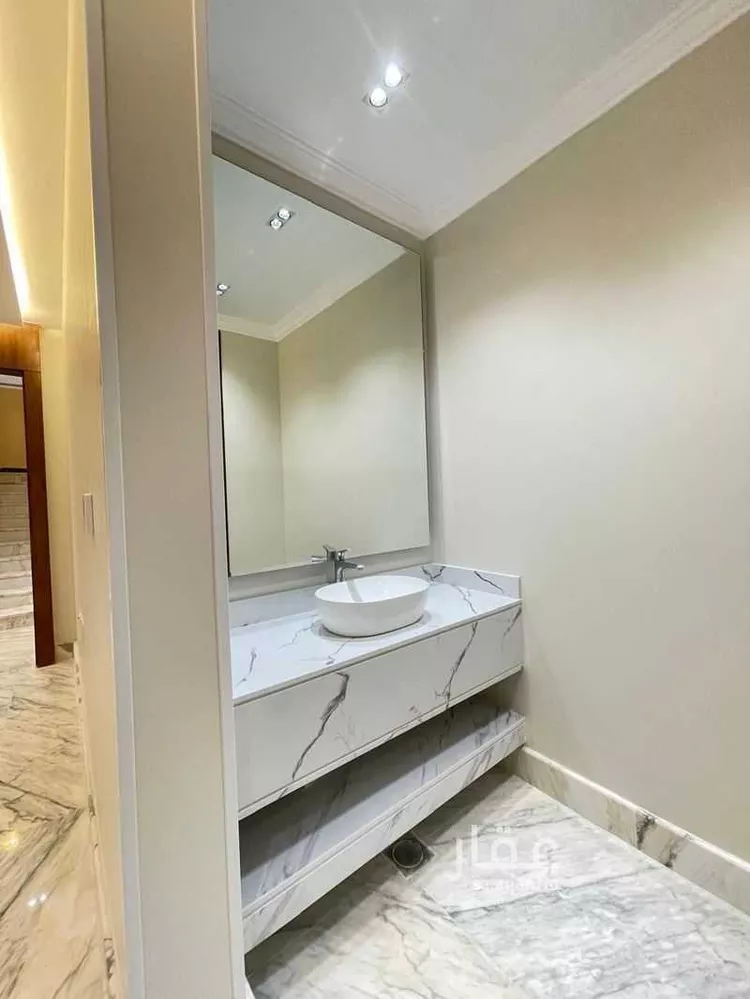 فيلا للإيجار في شارع سيف الدولة الحمداني, حي الزهراء, مدينة الرياض, منطقة الرياض صورة 2