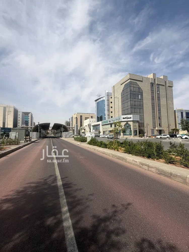 Commercial Office for Rent in Riyadh Al Malaz صورة 3