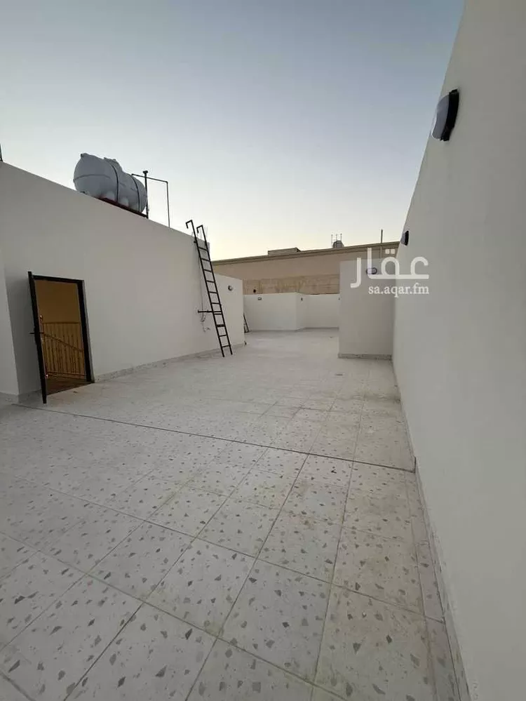 Floor for Sale in Medina Al Matar 18