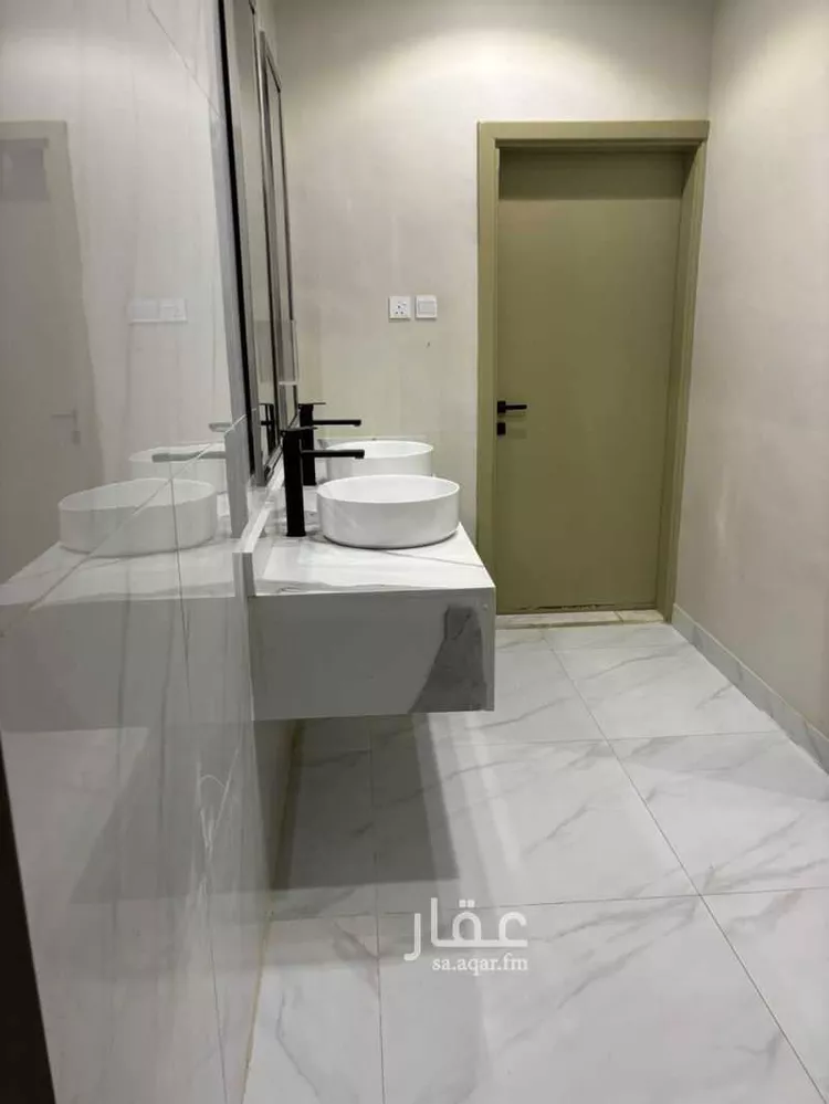 فيلا للبيع في شارع الضبيعة السفلى, حي ظهرة البديعة, مدينة الرياض, منطقة الرياض صورة 2