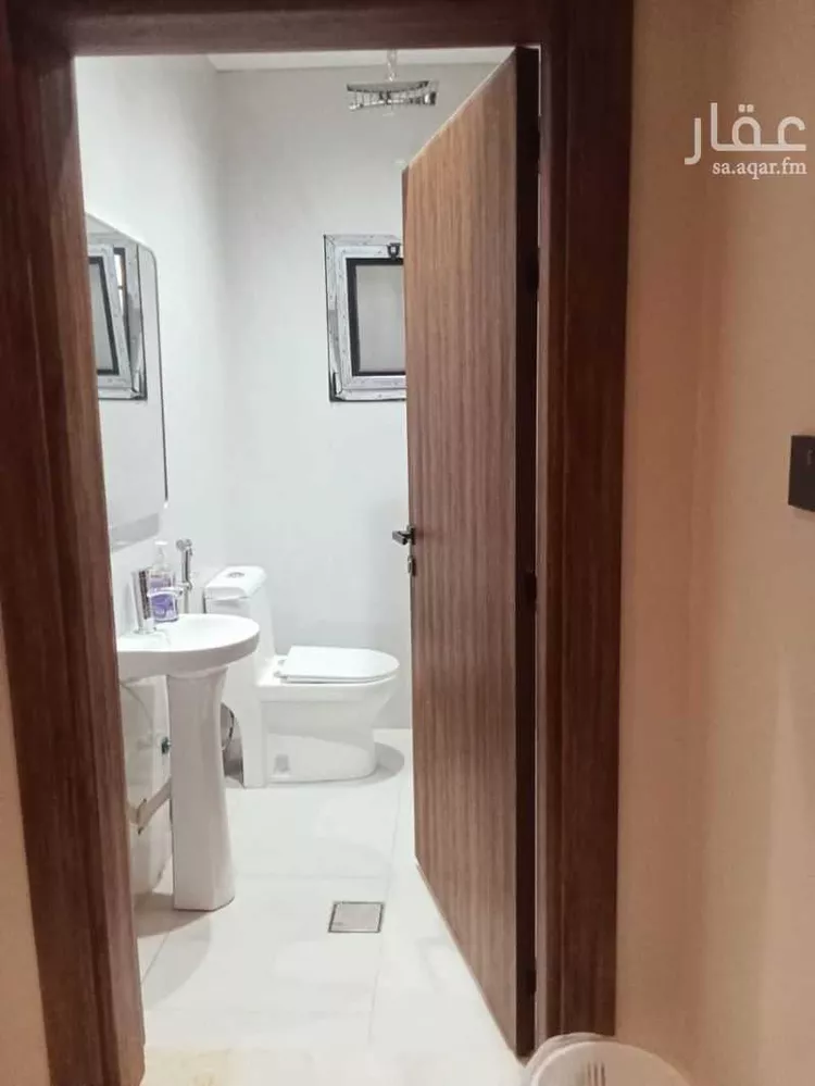 شقة للإيجار في شارع السائب بن الأقرع, حي المطار, مدينة جازان, منطقة جازان صورة 5