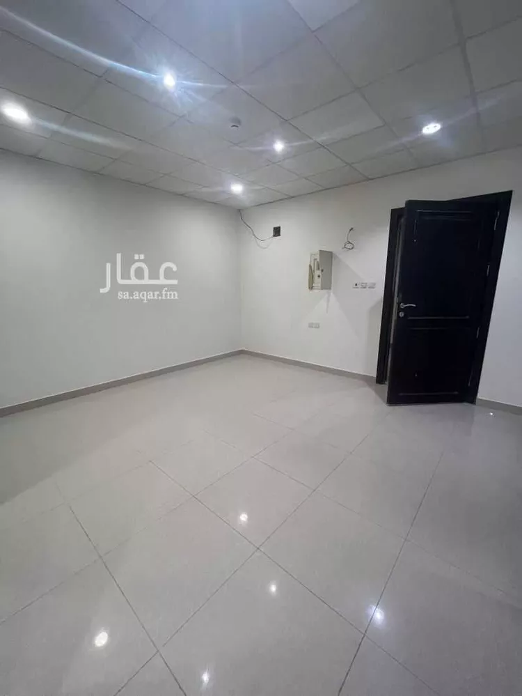 مكتب تجاري للإيجار في شارع الفروسية, حي ظهرة لبن, مدينة الرياض, منطقة الرياض
