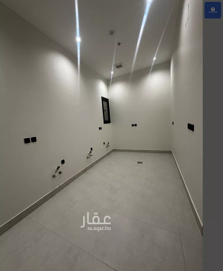 عمارة للبيع في شارع عبدالقادر الجزائري, حي الدار البيضاء, مدينة الرياض, منطقة الرياض 6