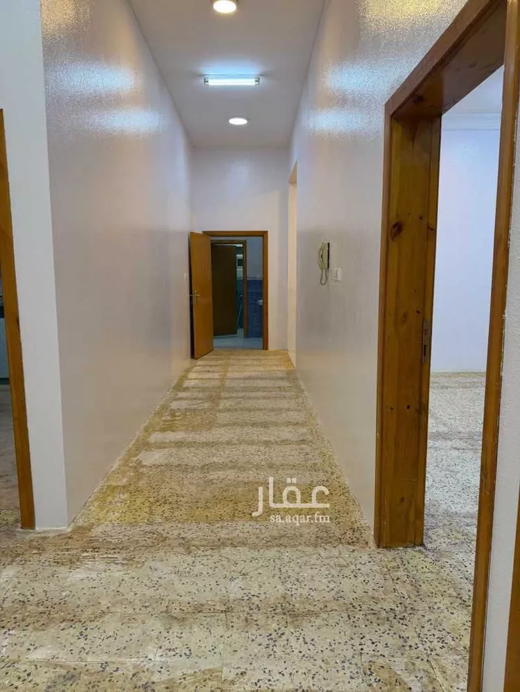 عمارة للإيجار في شارع النزاهة, حي الضباب, مدينة أبها, منطقة عسير صورة 3