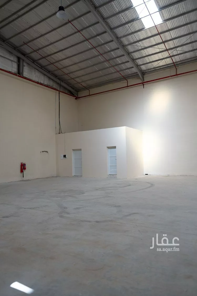 مستودع للإيجار في شارع وادي الغيل, حي السلي, مدينة الرياض, منطقة الرياض 7