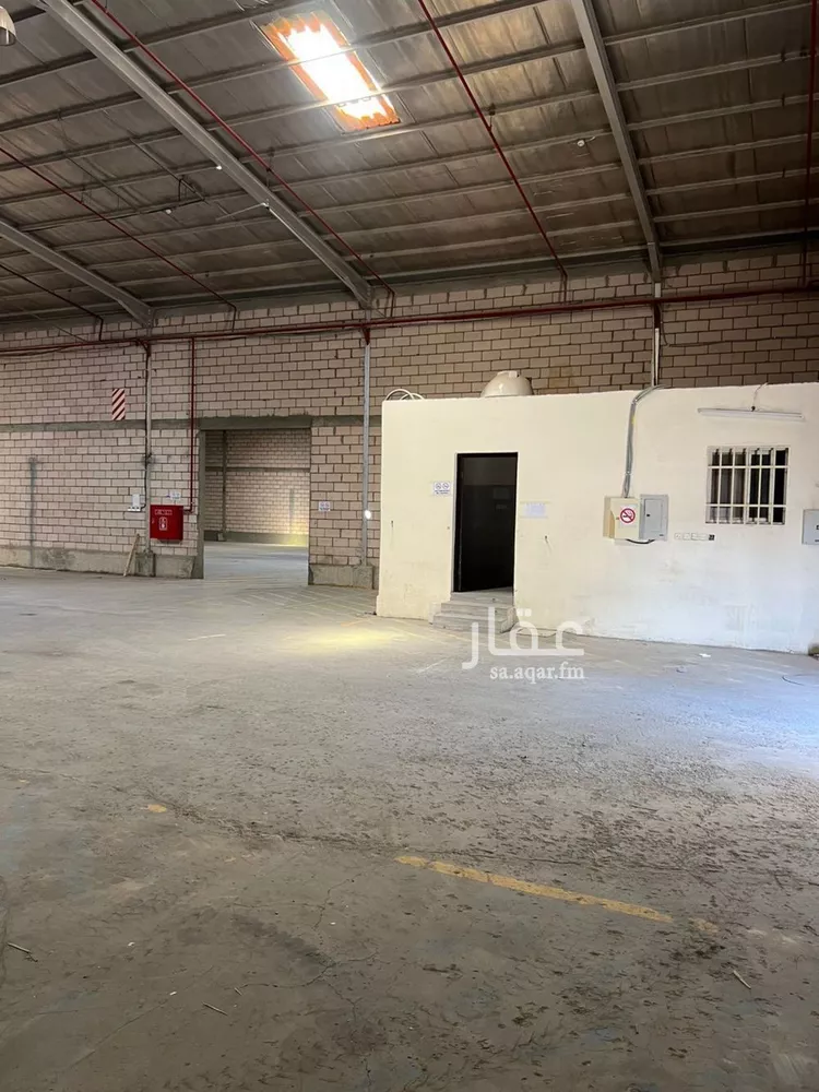 مستودع للإيجار في شارع وادي درعة, حي العزيزية, مدينة الرياض, منطقة الرياض صورة 2
