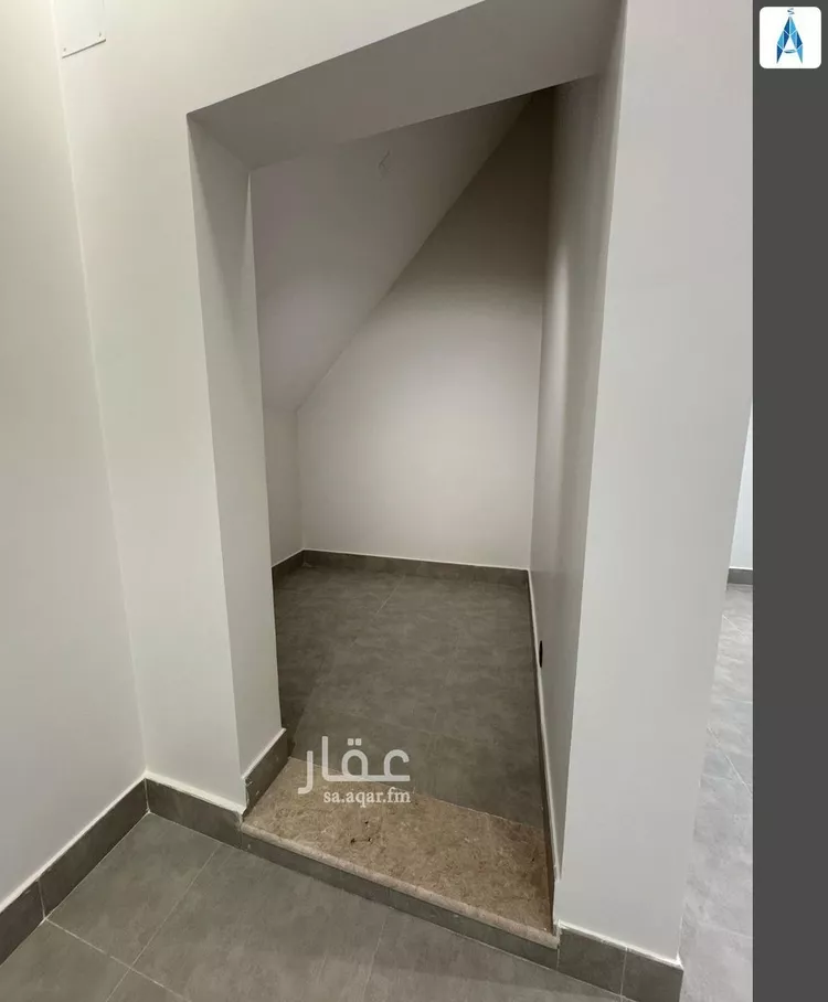 فيلا للبيع في شارع المندر, حي مغرزات, مدينة الرياض, منطقة الرياض 24