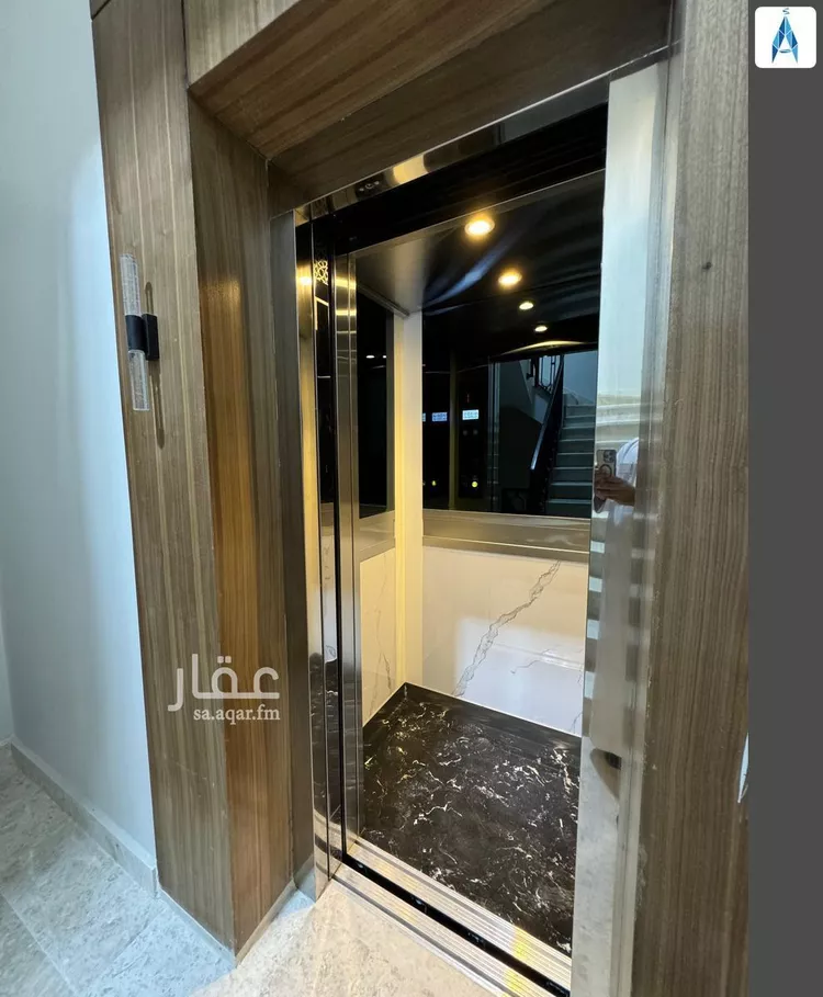 دور للبيع في شارع المدارة, حي المروج, مدينة الرياض, منطقة الرياض 19