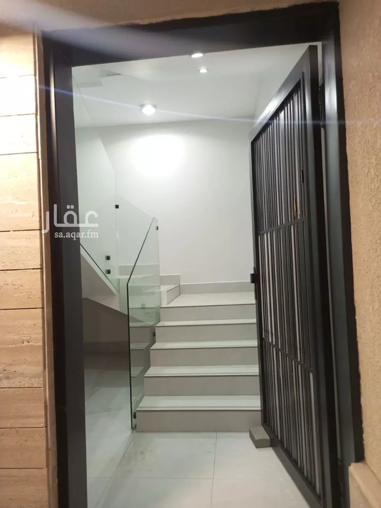 دور للبيع في شارع ضياء الخفاف, حي الشفاء, مدينة الرياض, منطقة الرياض 25