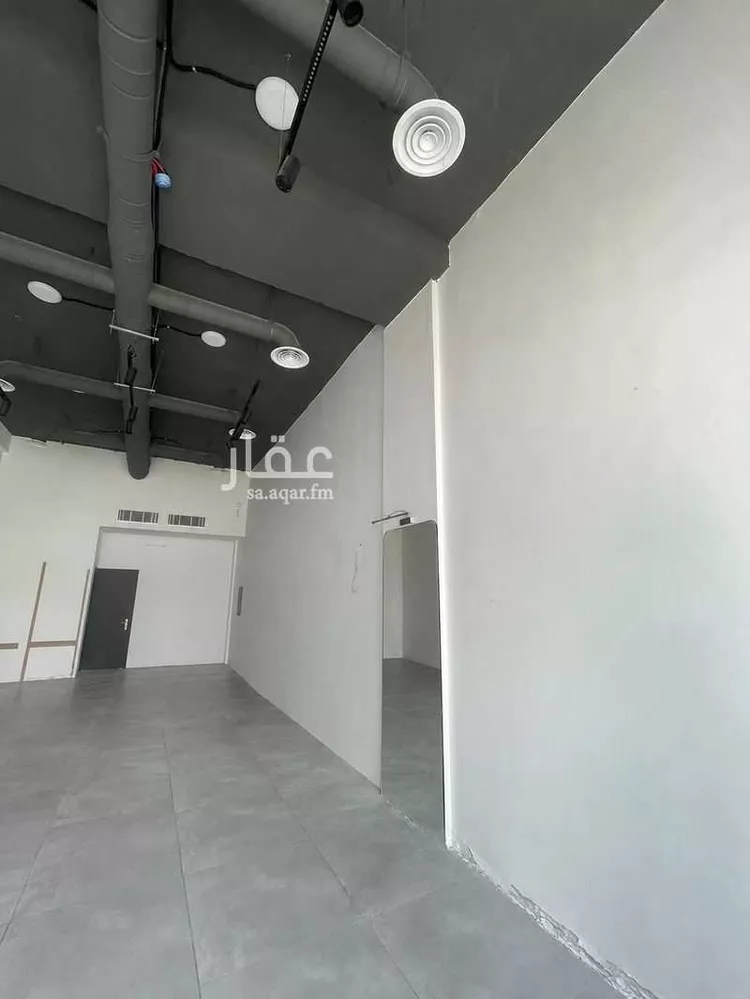 Shop for Rent in Riyadh Al Arid صورة 3