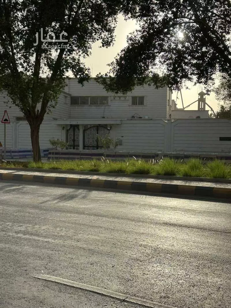 فيلا للبيع في شارع الامير سعد بن عبدالعزيز, حي النموذجية, مدينة الرياض, منطقة الرياض صورة 2