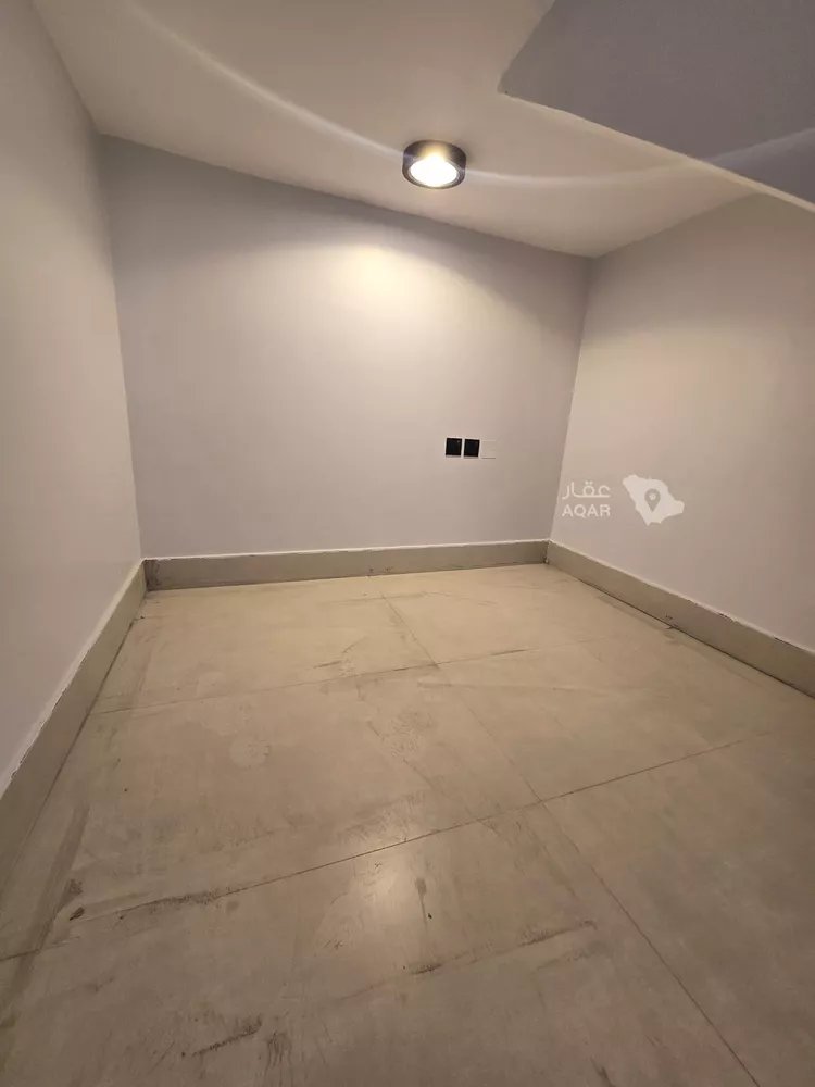 Floor for Sale in Riyadh As Safaa 4