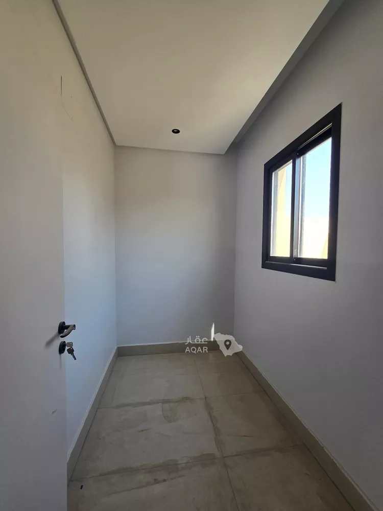 Floor for Sale in Riyadh As Safaa 9