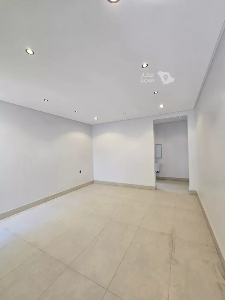Floor for Sale in Riyadh As Safaa 11