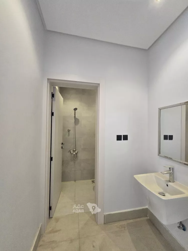 Floor for Sale in Riyadh As Safaa 7
