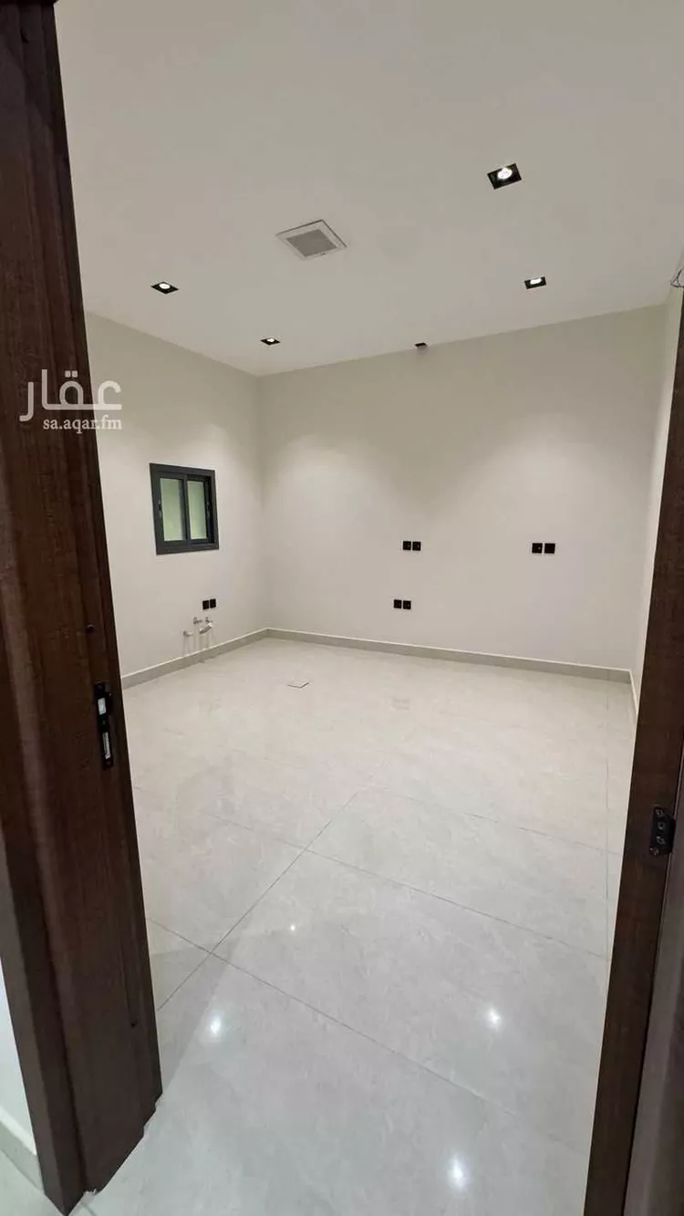 Floor for Sale in Riyadh Al Janadriyah صورة 3