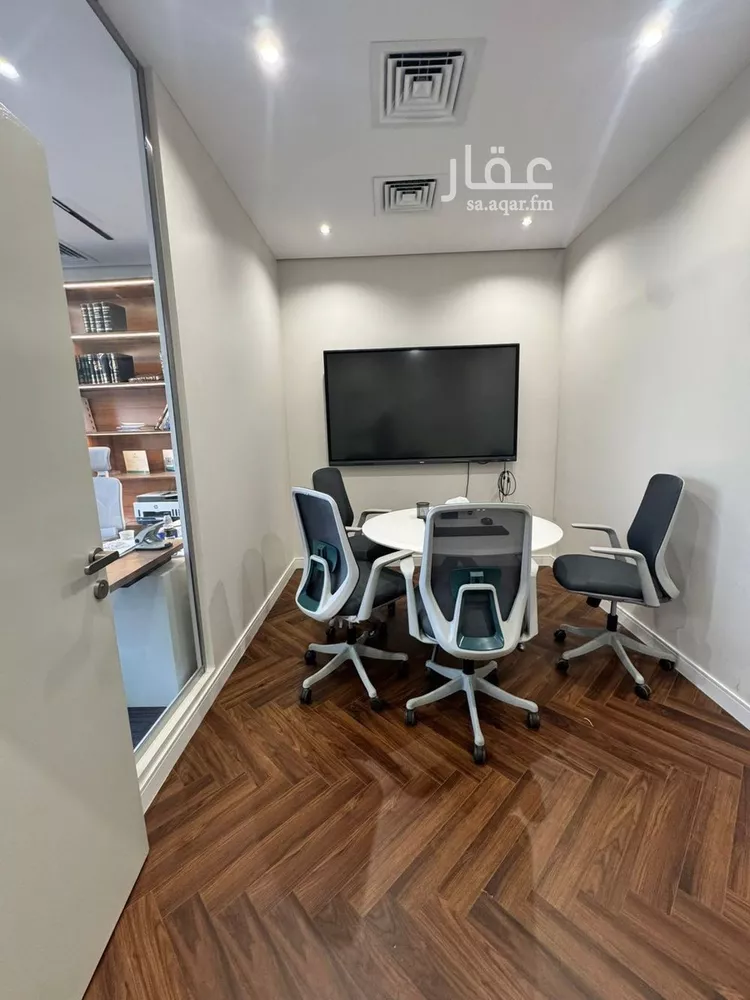 مكتب تجاري للإيجار في شارع الأمير مشعل بن عبد العزيز, حي عرقة, مدينة الرياض, منطقة الرياض