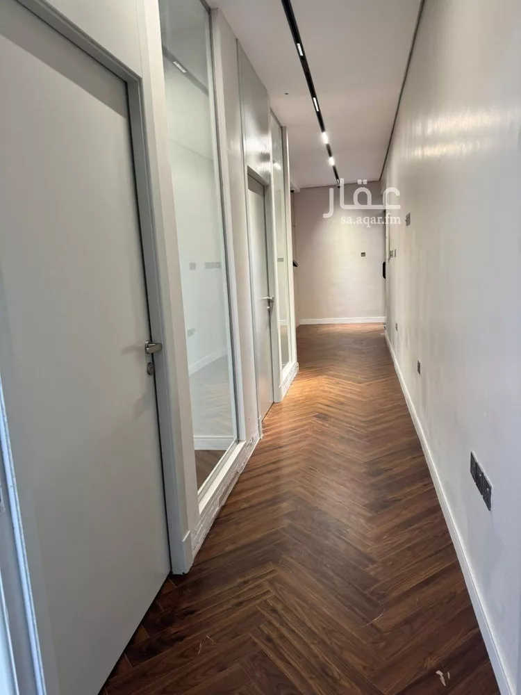 مكتب تجاري للإيجار في شارع الأمير مشعل بن عبد العزيز, حي عرقة, مدينة الرياض, منطقة الرياض صورة 3