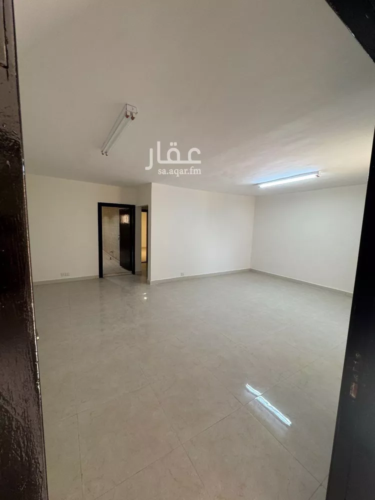 فيلا للإيجار في شارع بنت الحافظ, حي الزهراء, مدينة الرياض, منطقة الرياض 6