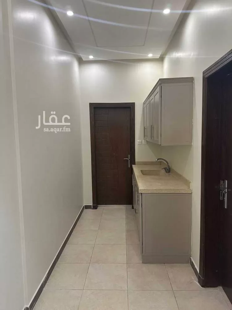 شقة للإيجار في شارع الشيخ حسن بن حسين بن علي, حي إشبيلية, مدينة الرياض, منطقة الرياض 8