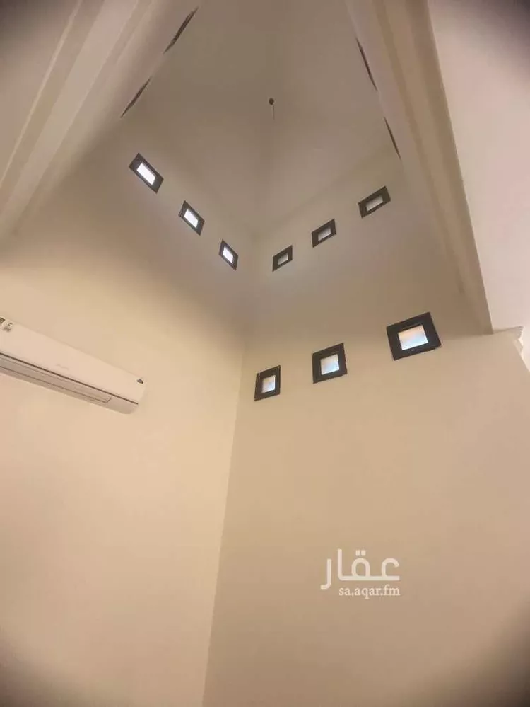 فيلا للإيجار في شارع اسحاق بن ابراهيم, حي الغدير, مدينة الرياض, منطقة الرياض صورة 3