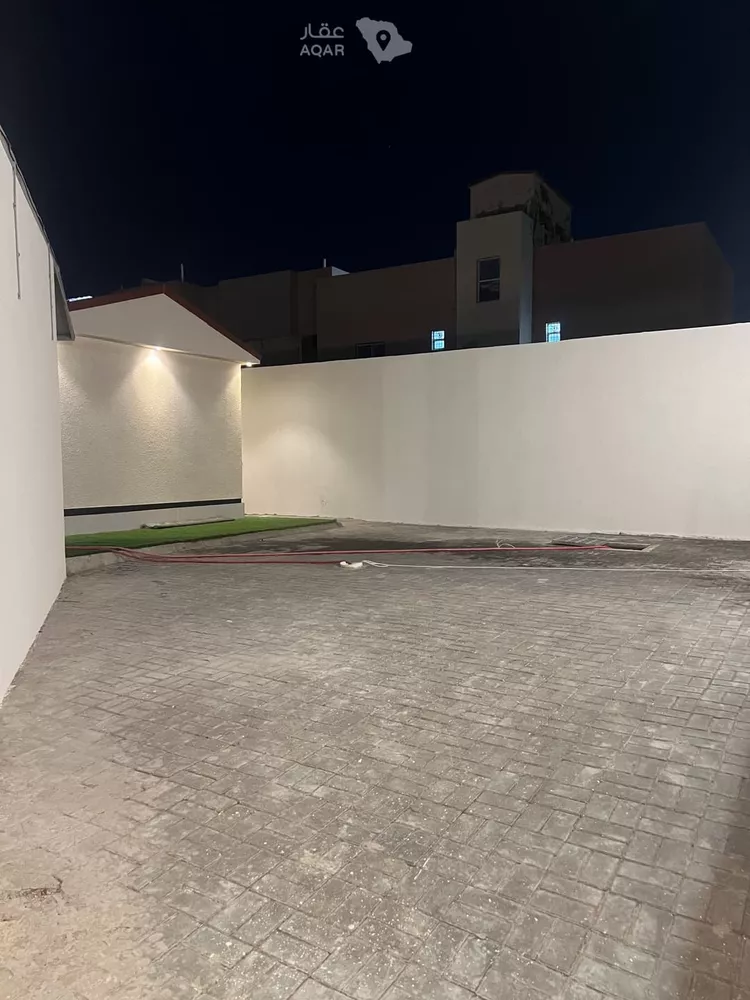 استراحة للإيجار في شارع علي بن أبي طالب ، حي القادسية ، الرس ، الرس